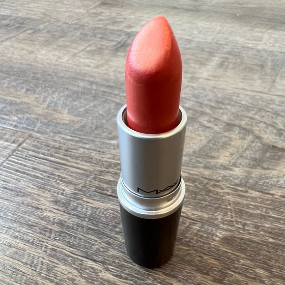 Different MAC lipstick shades - Picture 10 of 13